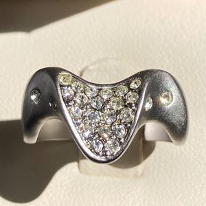 Sparkly cocktail ring. Matte setting. Vintage. Size 7